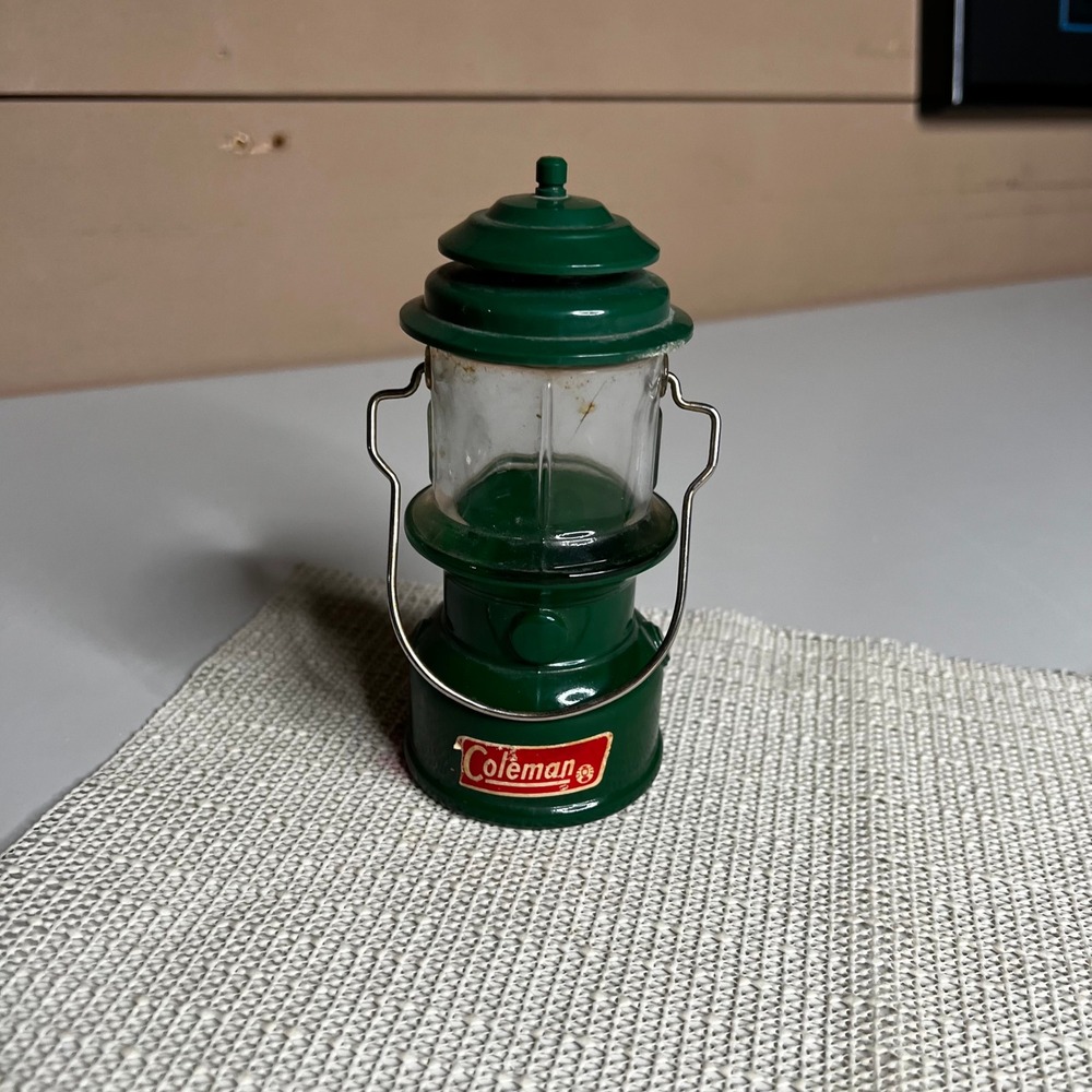 Vintage Avon Coleman Lantern Deep Woods Cologne Bottle Green Glass‎ Decanter 5oz